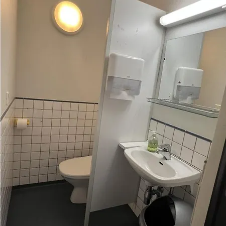 Albergue Office House Services 670