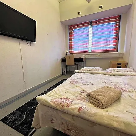بيت شباب Office House Services 670 *
